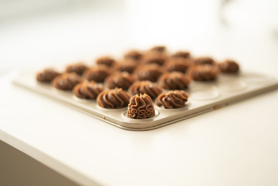 Crème au chocolat fouettée aérienne dans un saladier