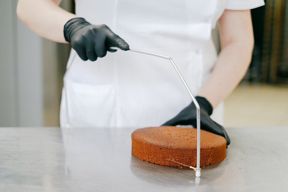 Outils de pâtissier professionnel sur une plaque